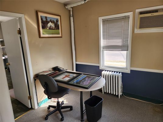 Home Office, Interior