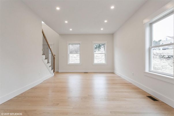 Empty room, Interior, Recessed Lighting, Wood Texture Flooring
