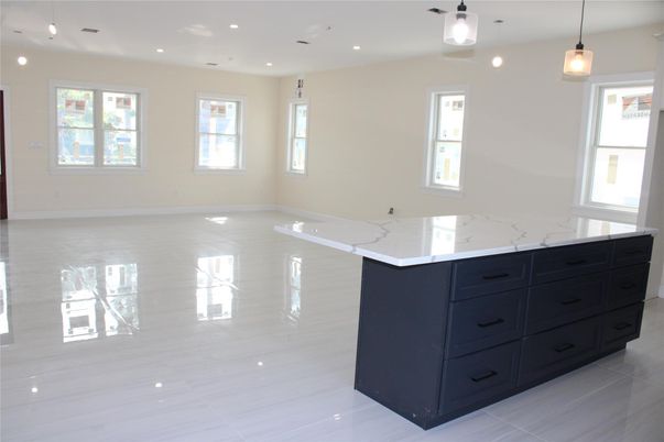Empty room, Interior, Pendant Lights, Recessed Lighting
