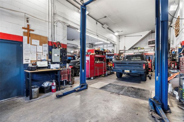 Garage, Interior