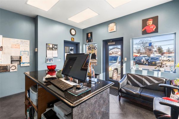 Home Office, Interior