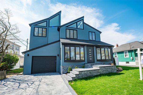 Attached, Exterior, Facade, Farmhouse