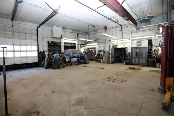 Garage, Interior