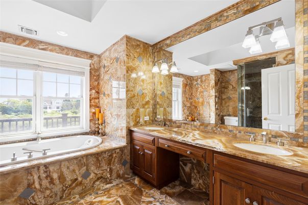Bathroom, Dual Sink Vanities, Interior, Recessed Lighting