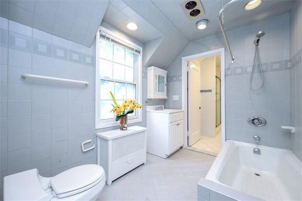 Bathroom, Interior, Recessed Lighting
