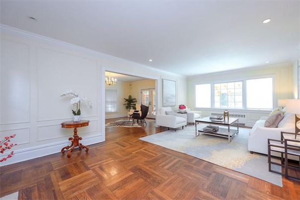 Chandelier, Dining room, Interior, Living room, Recessed Lighting, Wood Texture Flooring