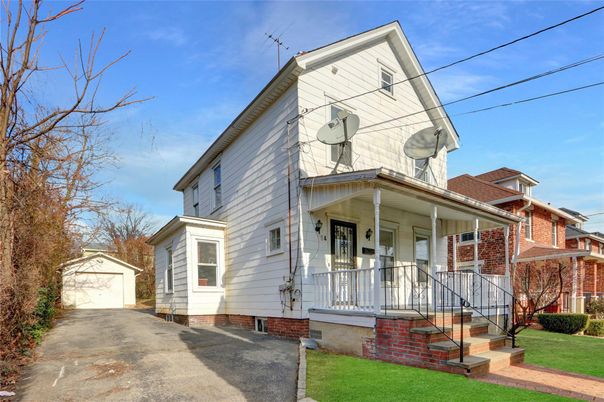 Detached Garage, Exterior