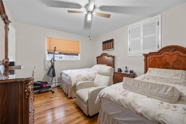 Bedroom, Fitness Equipment, Interior, Wood Texture Flooring