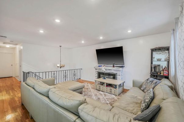 Fireplace, Interior, Living room, Pendant Lights, Recessed Lighting, Wood Texture Flooring