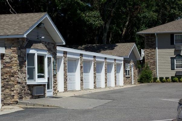 Attached, Exterior, Facade, Cape Cod