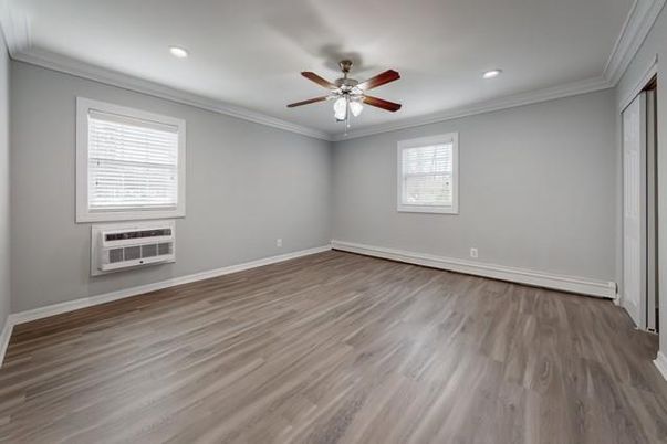 Empty room, Interior, Recessed Lighting, Wood Texture Flooring