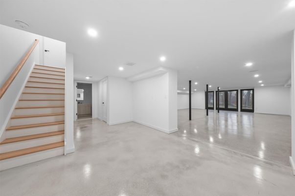 Empty room, Interior, Recessed Lighting