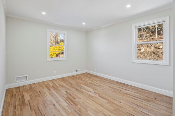 Empty room, Interior, Recessed Lighting, Wood Texture Flooring