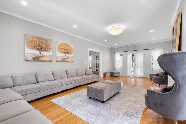 Chandelier, Interior, Living room, Recessed Lighting, Wood Texture Flooring