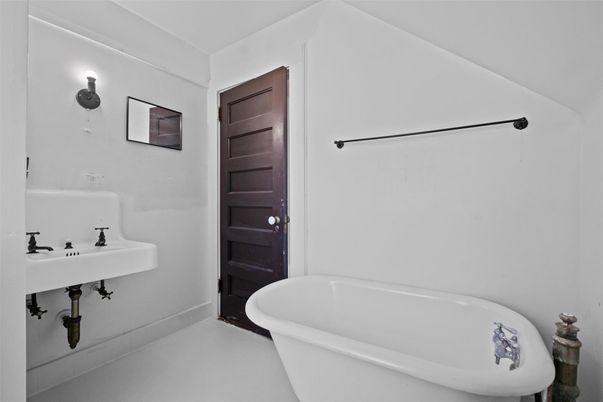 Bathroom, Free Standing Baths, Interior