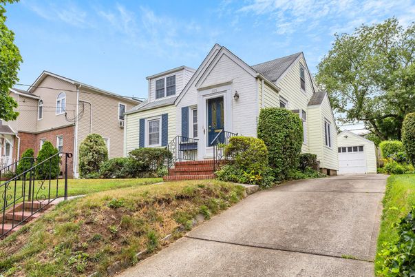 Detached Garage, Exterior, Facade, Brick Facade, Queen Anne Victorian