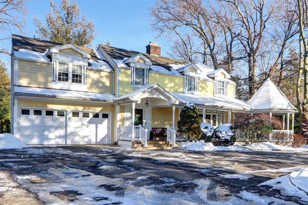 Attached, Exterior, Facade, Farmhouse