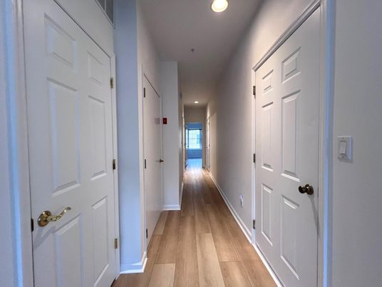 Interior, Recessed Lighting, Wood Texture Flooring