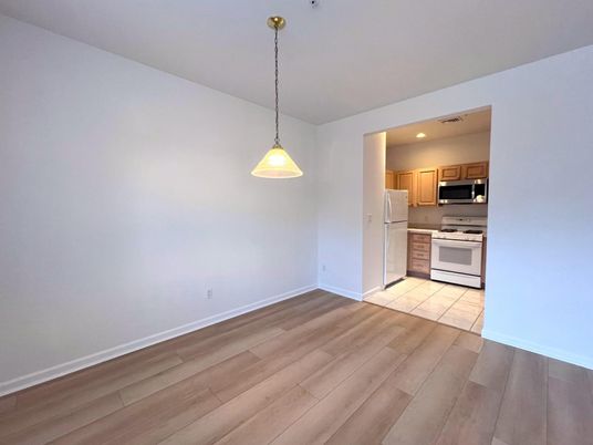 Interior, Kitchen, Pendant Lights, Recessed Lighting, Wood Texture Flooring