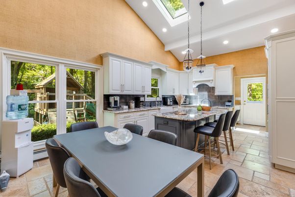 Dining room, Interior, Kitchen, Pendant Lights, Recessed Lighting, Stainless Steel Appliances