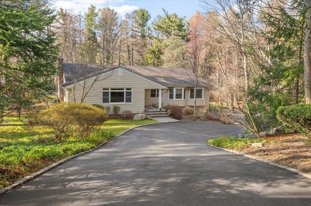 Exterior, Facade, Cape Cod