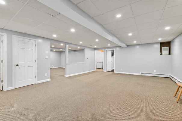 Empty room, Interior, Recessed Lighting