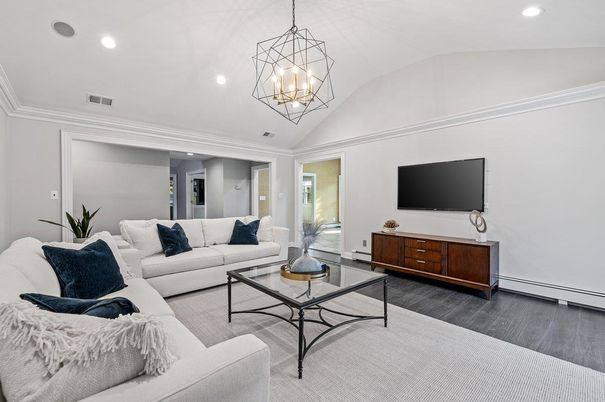 Interior, Living room, Pendant Lights, Recessed Lighting, Wood Texture Flooring