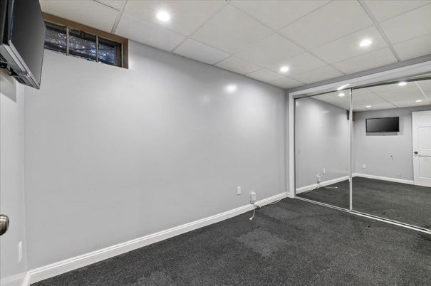 Empty room, Interior, Recessed Lighting