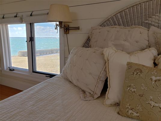 Bedroom, Interior, Water
