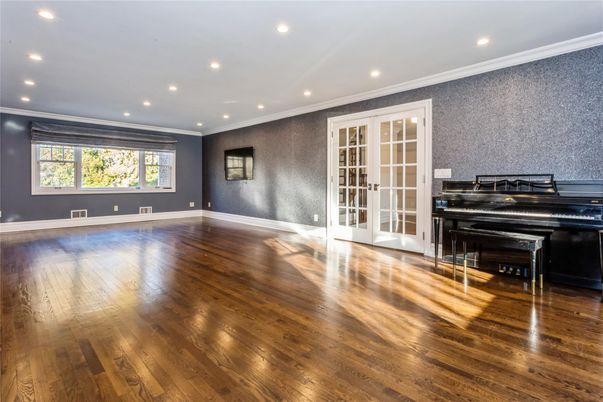 Empty room, Interior, Piano, Recessed Lighting, Wood Texture Flooring