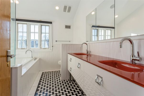 Bathroom, Dual Sink Vanities, Interior, Recessed Lighting