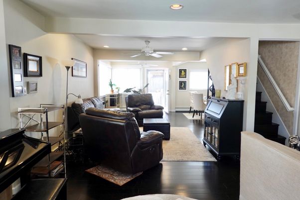 Interior, Living room, Piano, Recessed Lighting, Wood Texture Flooring
