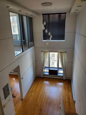 Interior, Pendant Lights, Wood Texture Flooring