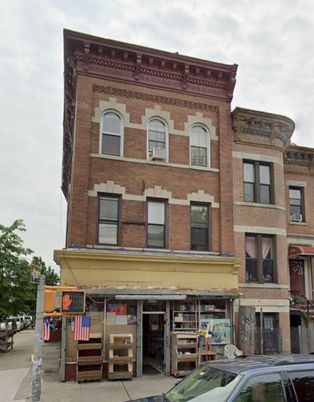 Exterior, Facade, Brick Facade, Rowhouse