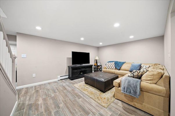 Interior, Living room, Recessed Lighting, Wood Texture Flooring