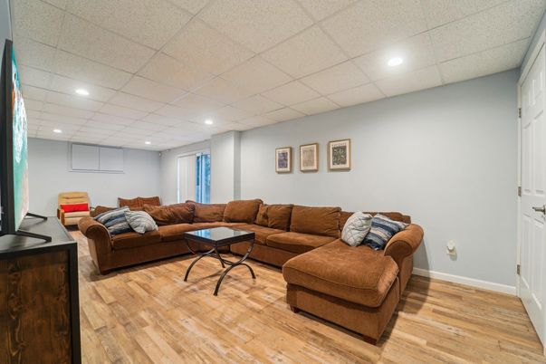 Interior, Living room, Recessed Lighting, Wood Texture Flooring