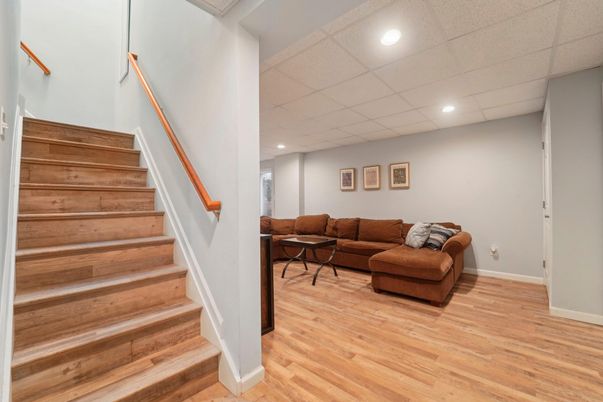 Interior, Living room, Recessed Lighting, Wood Texture Flooring