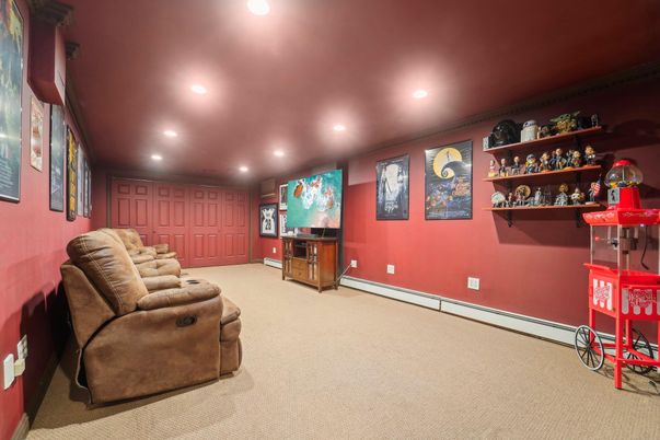 Interior, Projection Screen, Recessed Lighting, Theatre Room