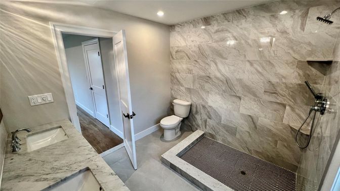 Bathroom, Interior, Marble Walls, Recessed Lighting