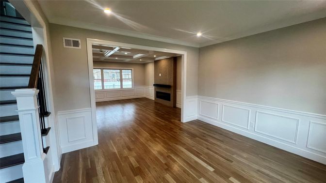 Empty room, Interior, Recessed Lighting, Wood Texture Flooring