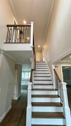 Interior, Recessed Lighting, Wood Texture Flooring