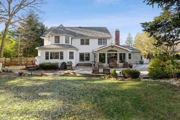 Backyard, Exterior, Facade, Queen Anne Victorian