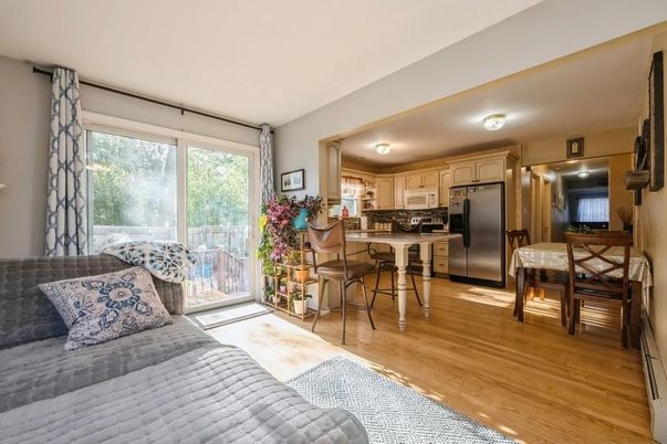 Dining room, Interior, Kitchen, Stainless Steel Appliances, Wood Texture Flooring