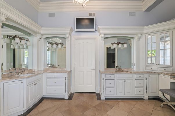 Bathroom, Dual Sink Vanities, Interior