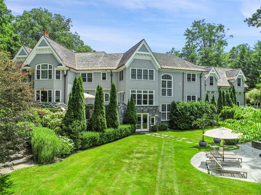 Backyard, Exterior, Facade, Queen Anne Victorian