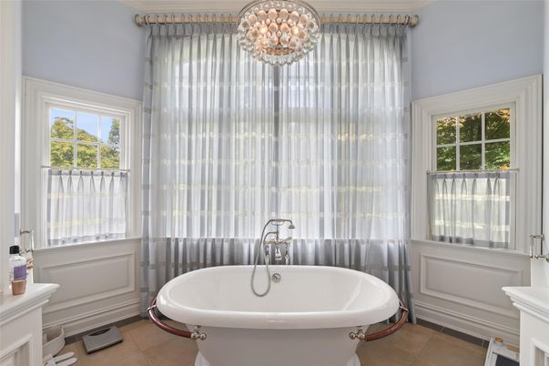 Bathroom, Free Standing Baths, Interior