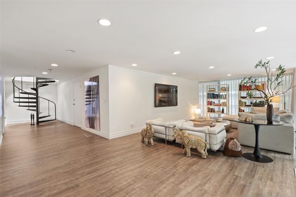 Interior, Living room, Recessed Lighting, Wood Texture Flooring