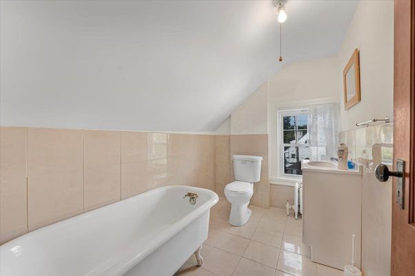 Bathroom, Free Standing Baths, Interior