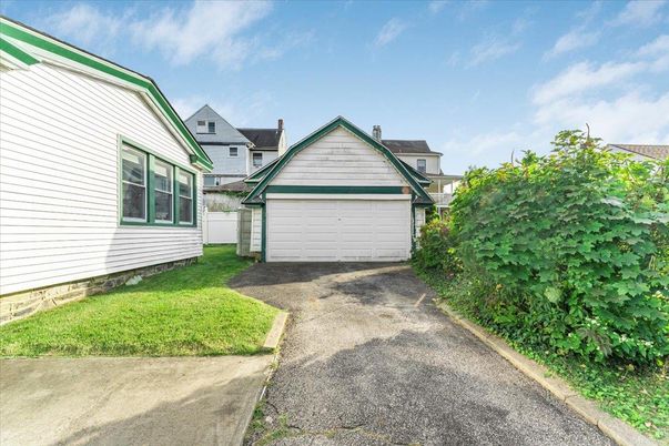 Detached Garage, Exterior