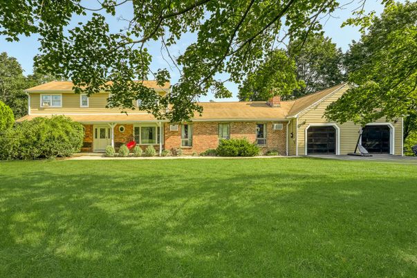 Backyard, Exterior, Facade, Brick Facade, Ranch